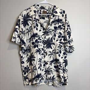 Pineapple Connection Hawaiian Shirt Sz M Men’s White Dark Blue Floral Beach